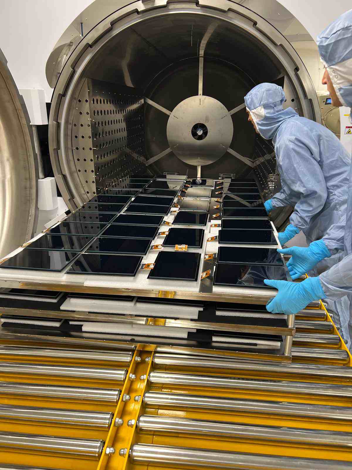 ISO-7 Reinraum – Touch-Lamination und Prozessanlagen