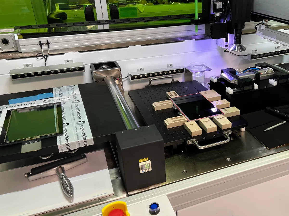 ISO-7 Reinraum – Touch-Lamination und Prozessanlagen