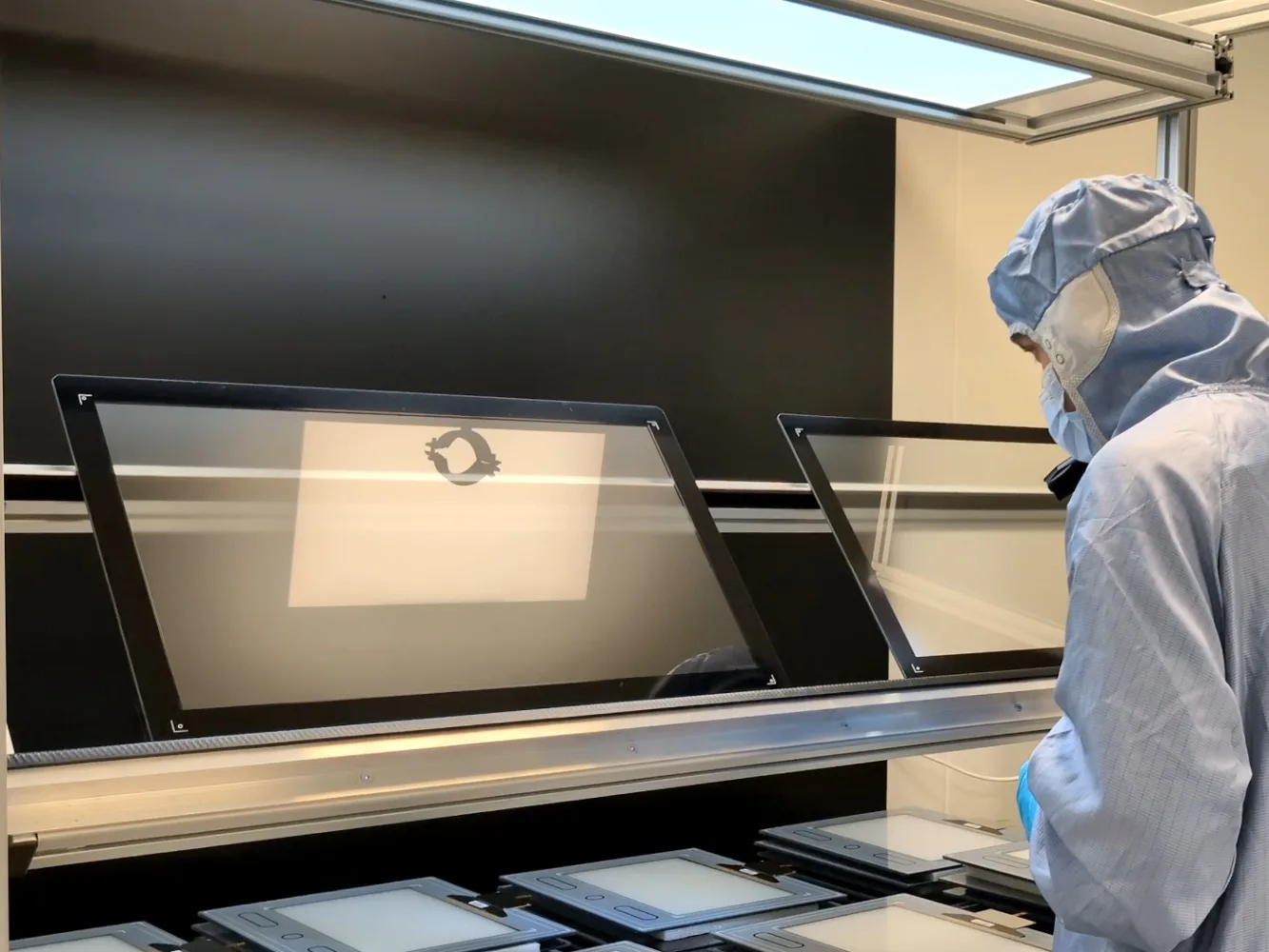 Cover glass – inspection and handling in the cleanroom