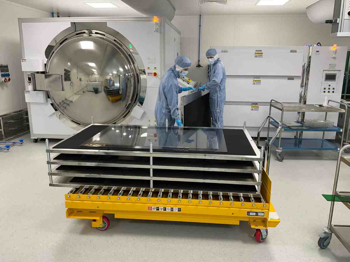 ISO-7 Reinraum – Touch-Lamination und Prozessanlagen